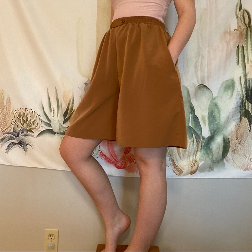 Flowing shorts